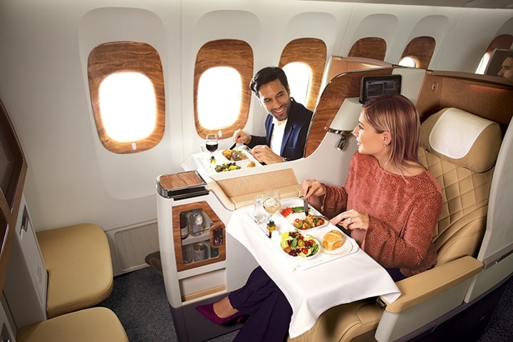 emirates-b777-business-class-dining-couple-720x480.jpg
